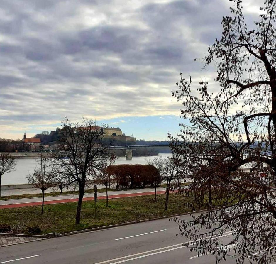 Apartman Danube Novi Sad Exterior foto